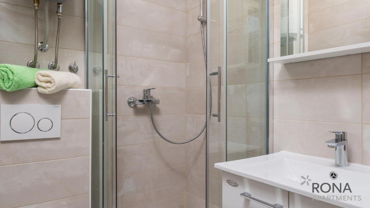 Rona Studio Apartment Tena ลอฟราน ภายนอก รูปภาพ