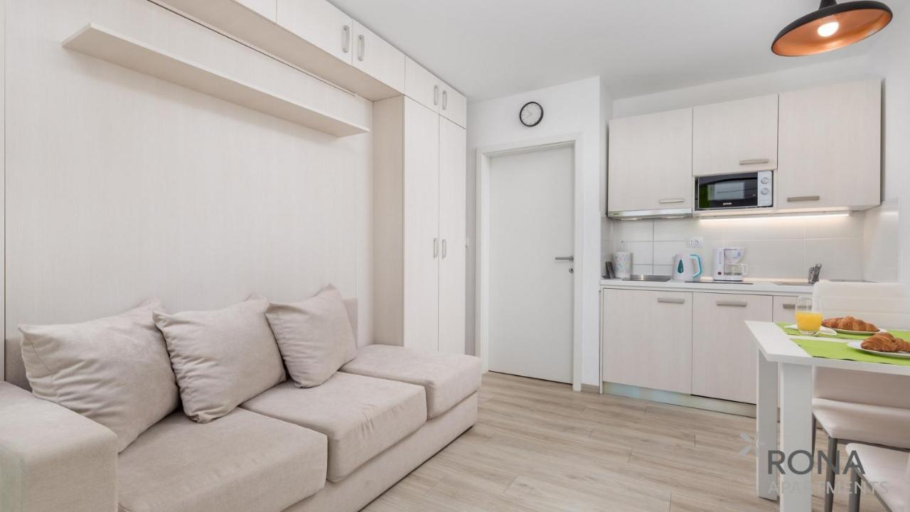 Rona Studio Apartment Tena ลอฟราน ภายนอก รูปภาพ